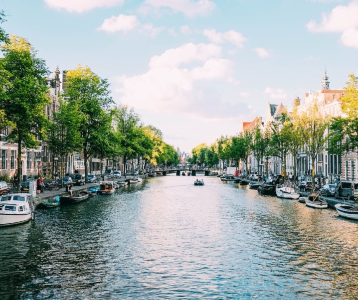 Amsterdam : les bons plans des backpackeuses